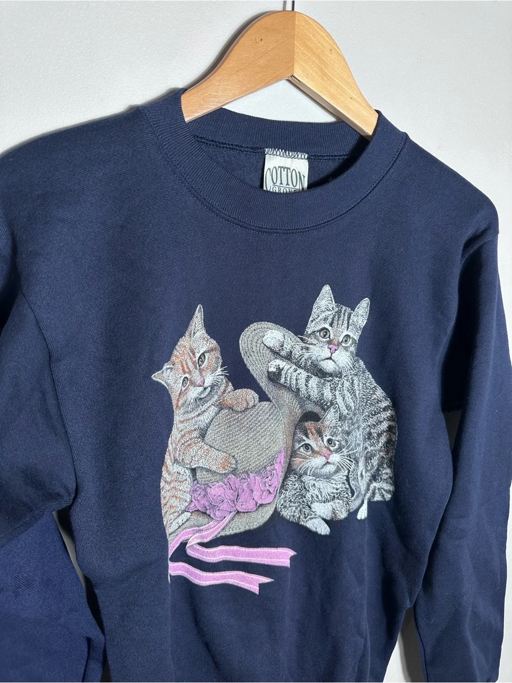 Vintage 90s Navy Crewneck Sweatshirt with Playful Kitten Graphic